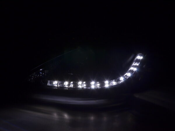 Scheinwerfer Set Daylight LED TFL-Optik Ford Focus 3/4/5-trg.  01-04 schwarz für Rechtslenker – Bild 8