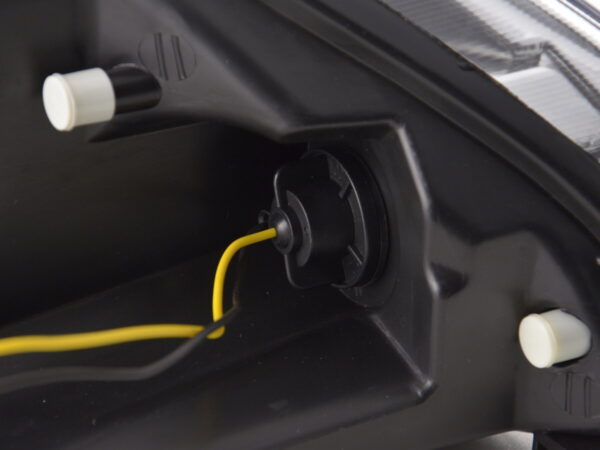 Scheinwerfer Set Daylight LED TFL-Optik Ford Focus 4/5-trg.  05-08 chrom für Rechtslenker
