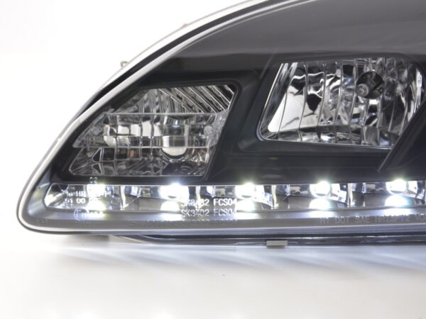 Scheinwerfer Set Daylight LED TFL-Optik Ford Focus 4/5-trg.  05-08 schwarz für Rechtslenker – Bild 9